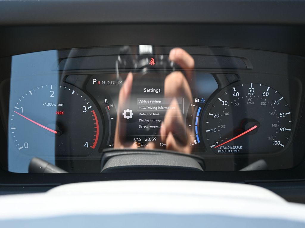 2025 Isuzu NPR XD 