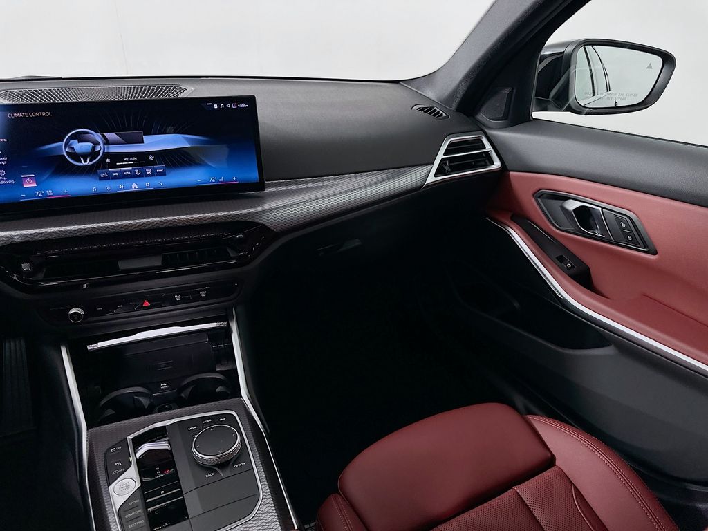 Thumbnail: 2025 BMW 3 Series - 24