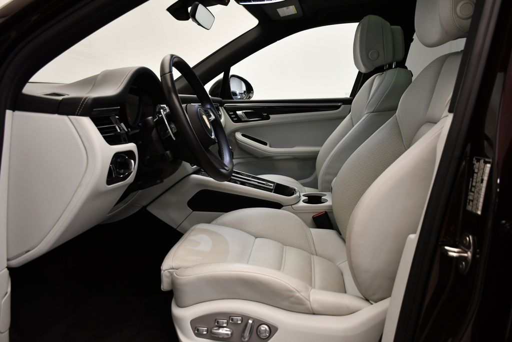 Thumbnail: 2023 Porsche Macan - 5