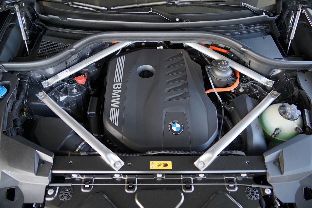 Thumbnail: 2026 BMW X5 - 21