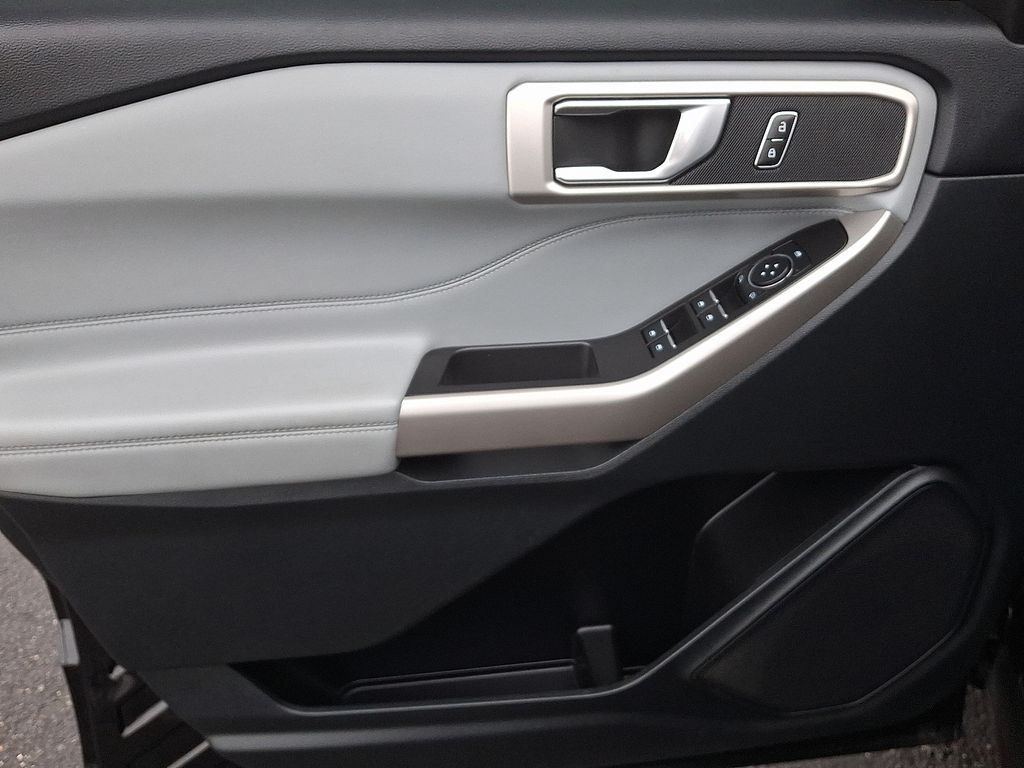 Thumbnail: 2023 Ford Explorer - 13