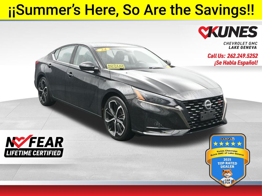 Super Black Clearcoat 2024 Nissan Altima 2.5 SR FWD Sedan Front-Wheel Drive Continuously Variable Transmission