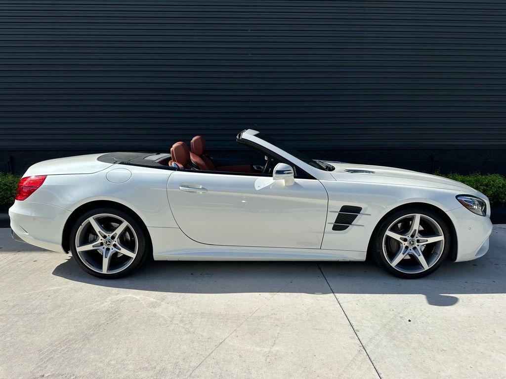 Thumbnail: 2017 Mercedes-Benz SL-Class - 11