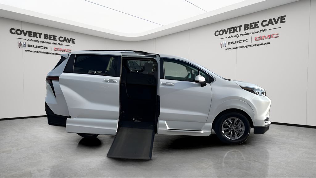 Used Car 2024 Toyota Sienna  Xle For Sale Under $80,000 In Austin, Texas