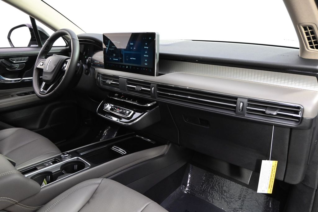 New 2026 White Lincoln Premiere image 15