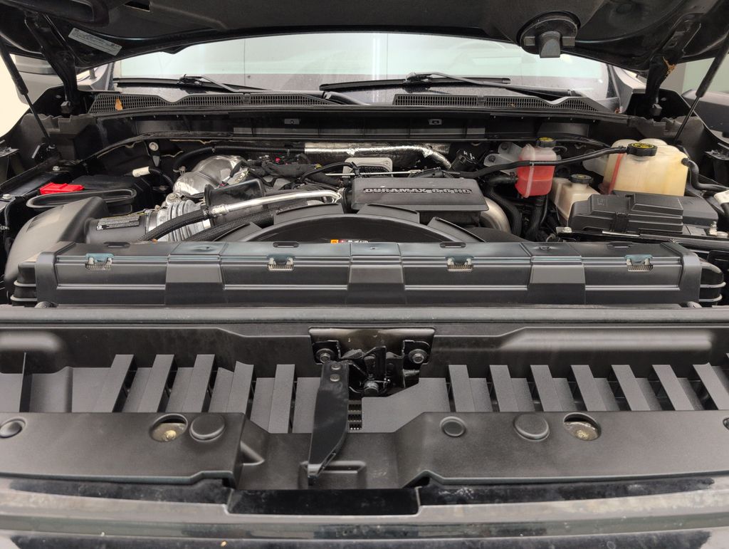 Used 2024 Black GMC AT4 image 39