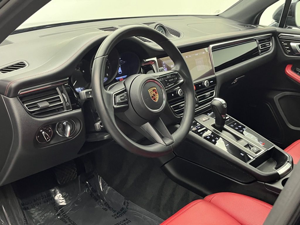 Thumbnail: 2024 Porsche Macan - 4