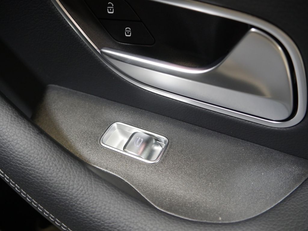 Thumbnail: 2026 Mercedes-Benz GLE - 30