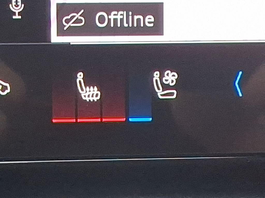 Thumbnail: 2025 Audi Q6 e-tron - 23