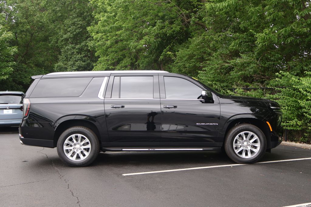 Thumbnail: 2025 Chevrolet Suburban - 12