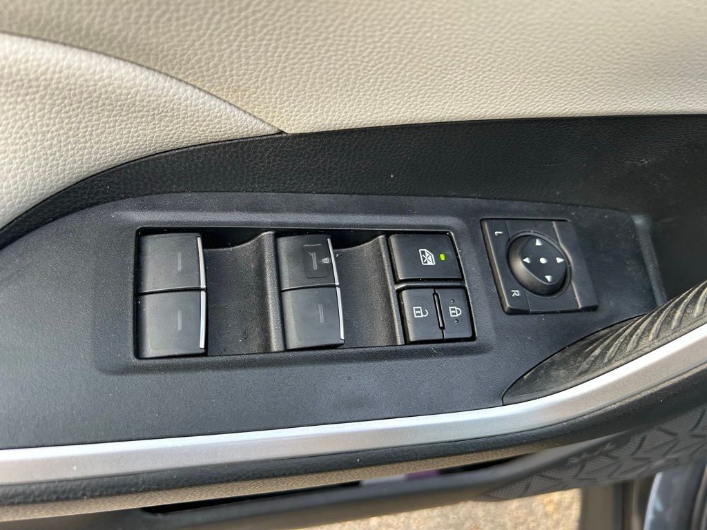 2024 Toyota RAV4 XLE Premium 17