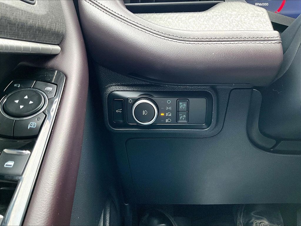 2025 Ford Explorer — photo 28