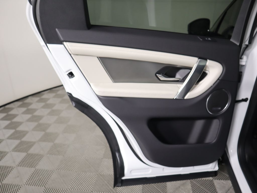 Thumbnail: 2025 Land Rover Discovery Sport - 28