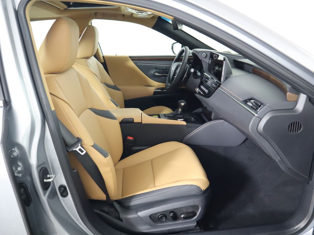 Thumbnail: 2025 Lexus ES - 21
