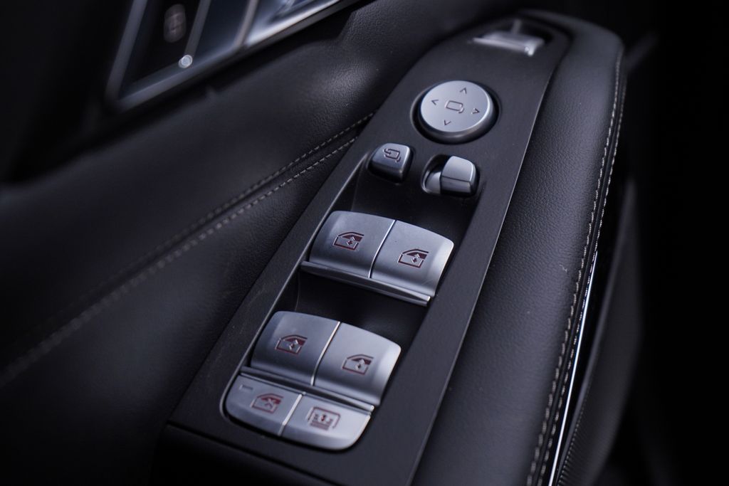 2025 BMW X7 M60i 14