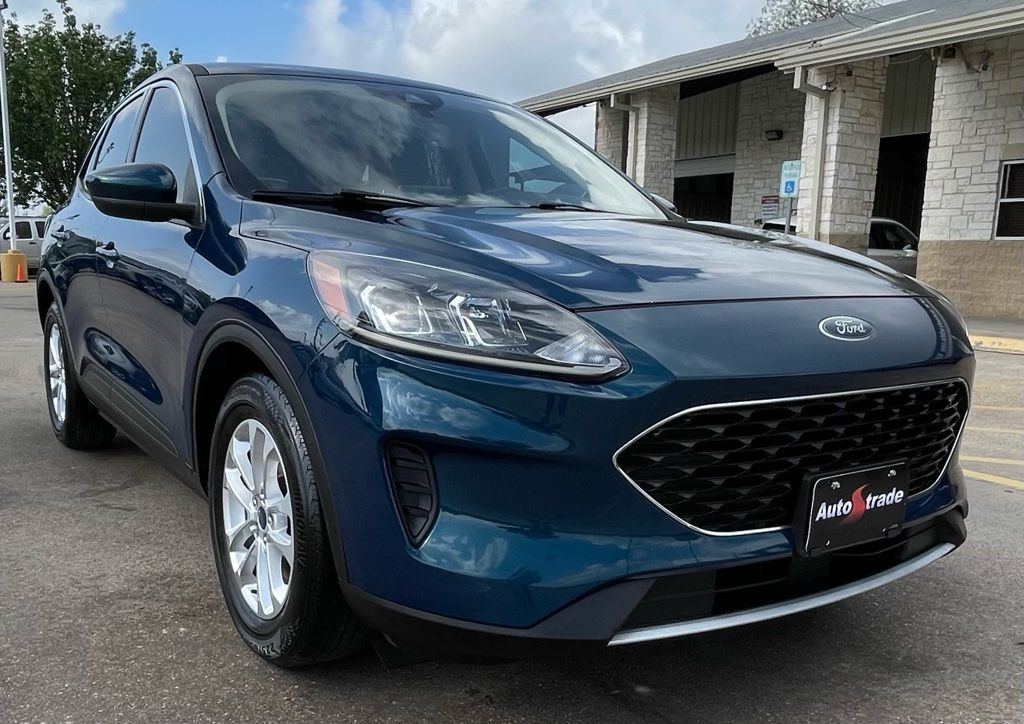 2020 Ford Escape SE Green at DeMontrond Ford