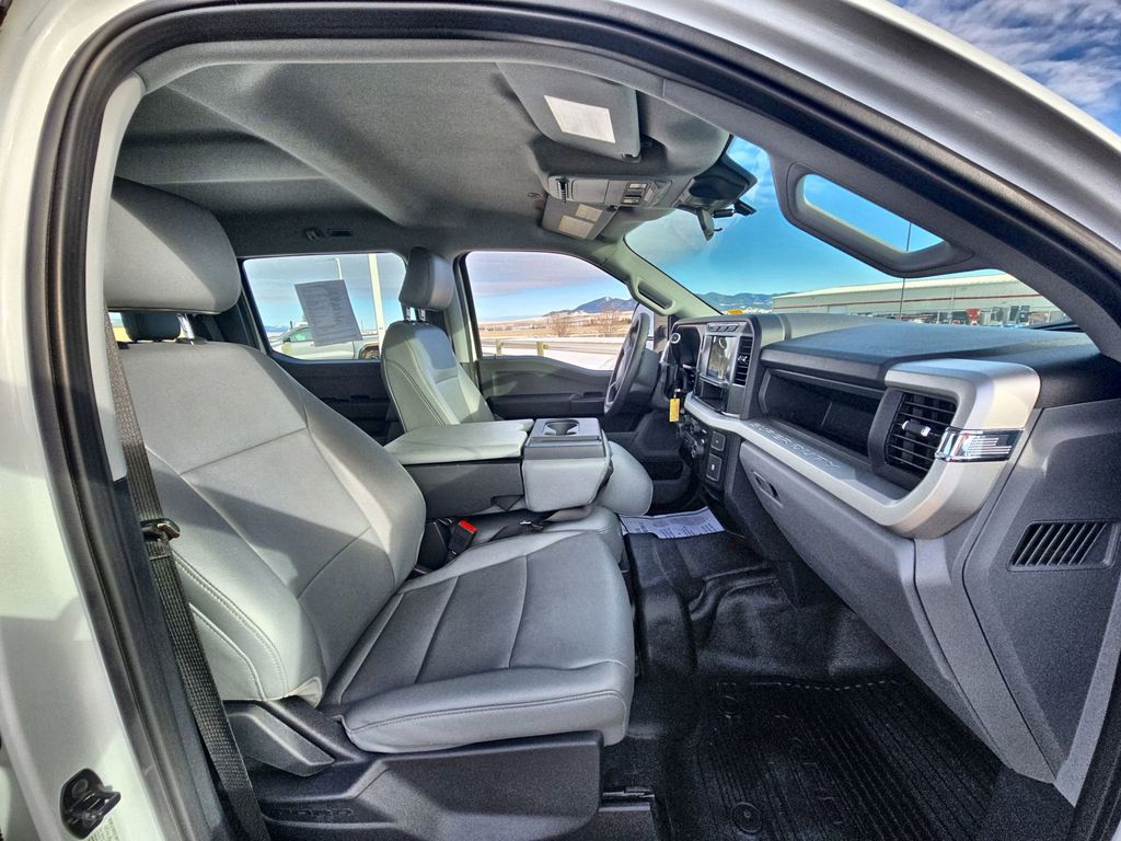 2023 Ford F-350 Super Duty XL Crew Cab 4WD