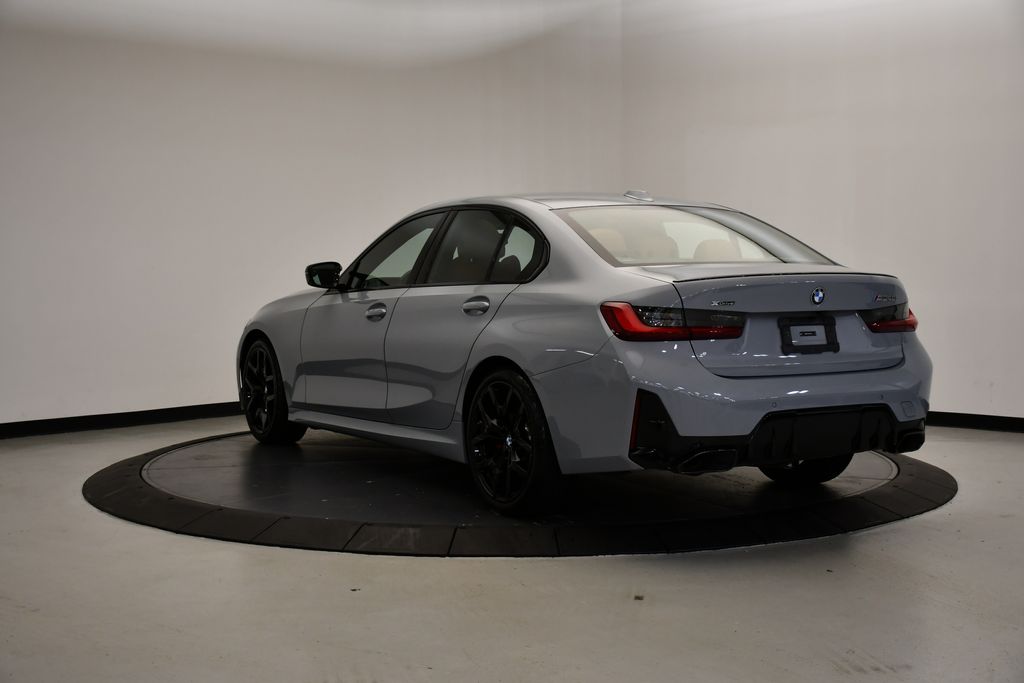 Thumbnail: 2025 BMW 3 Series - 3