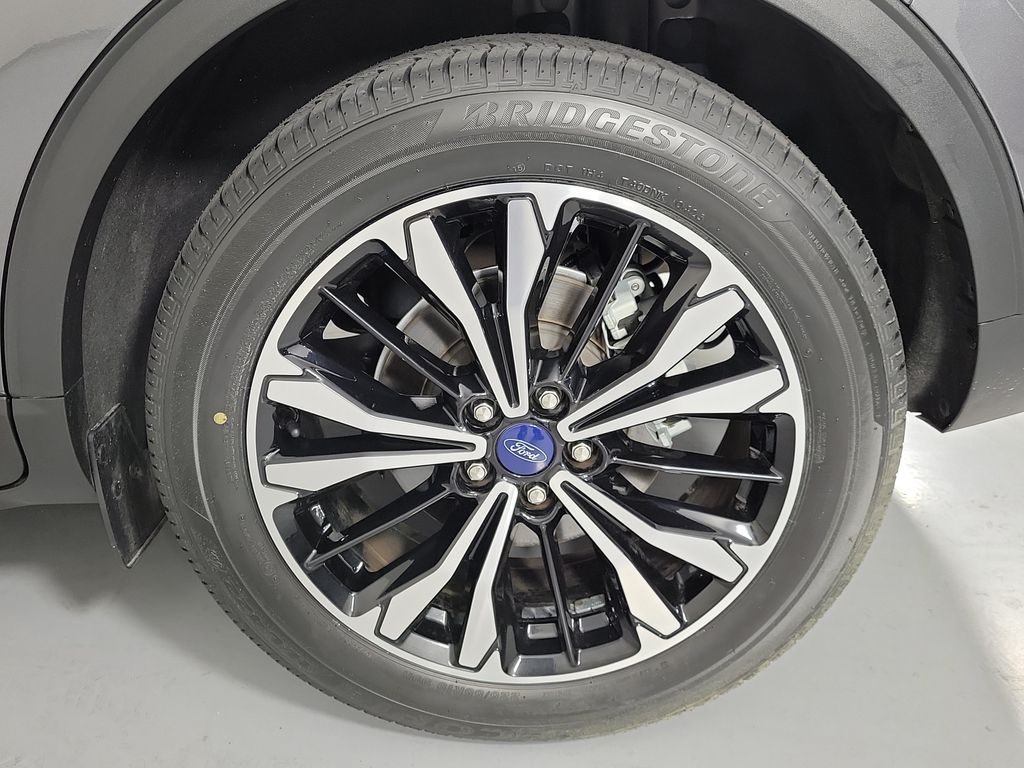 2022 Ford Escape SE Gray at Community Honda