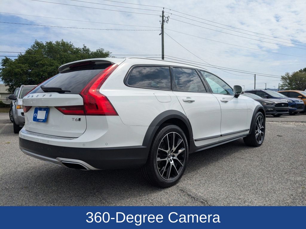 2018 Volvo V90 Cross Country T6