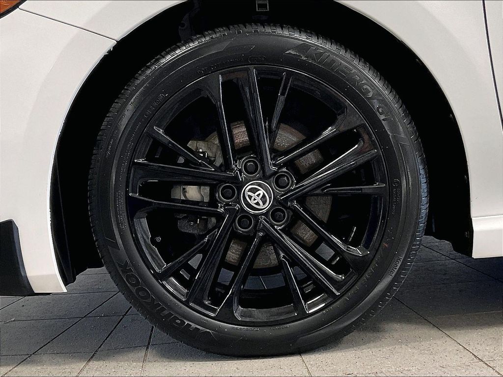 2025 Toyota Camry — photo 7