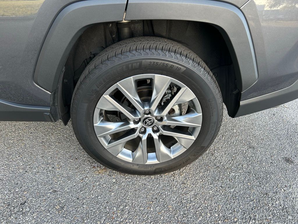 2024 Toyota RAV4 XLE Premium 9