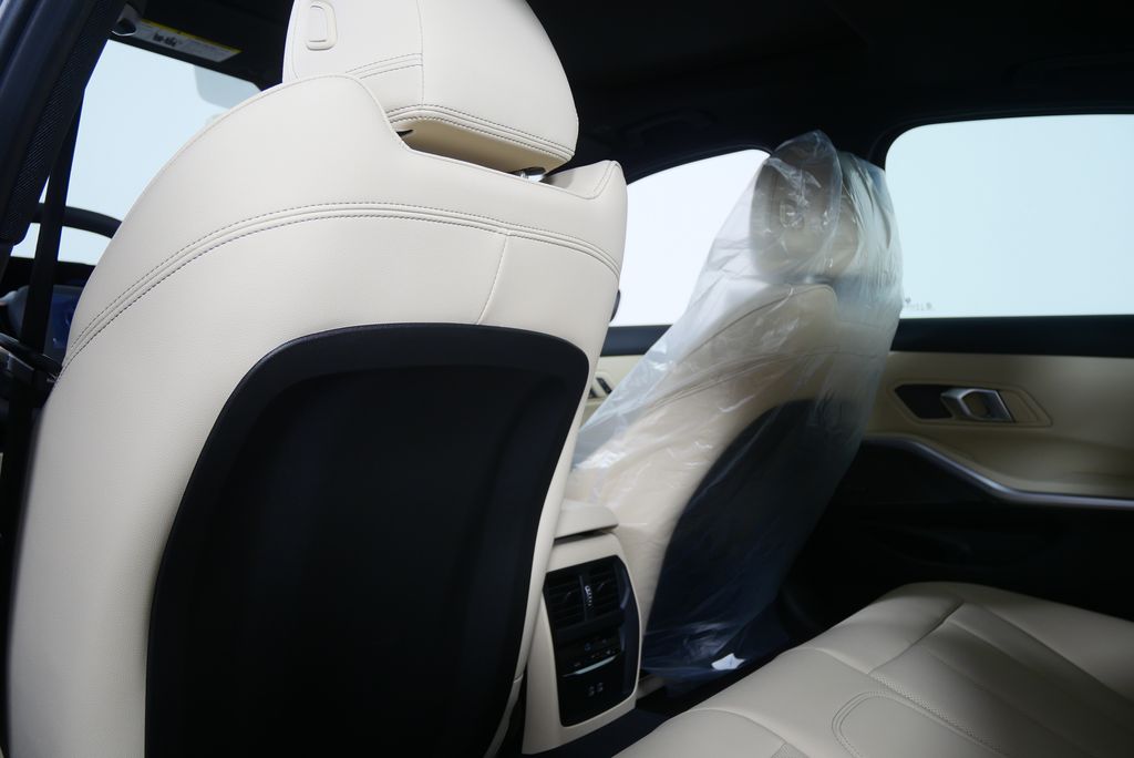 Thumbnail: 2026 BMW 3 Series - 17