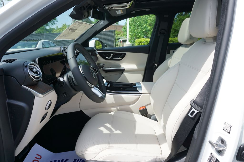 2025 Mercedes-Benz GLC 350 21