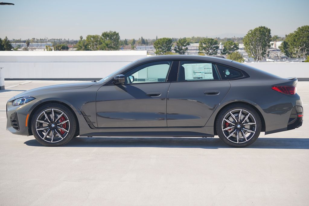 Thumbnail: 2026 BMW 4 Series - 4