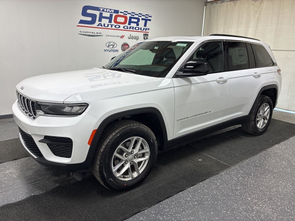 2026 Jeep Grand Cherokee Laredo 4WD