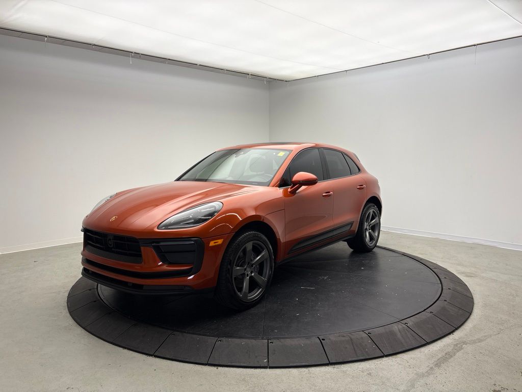 Thumbnail: 2024 Porsche Macan - 1