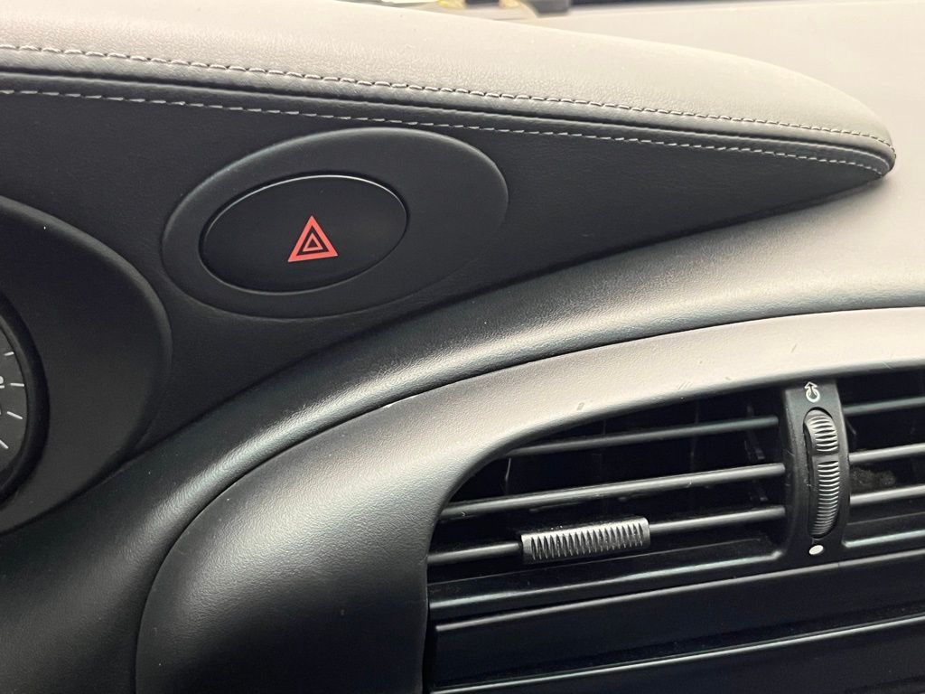 Thumbnail: 2002 Porsche 911 - 18