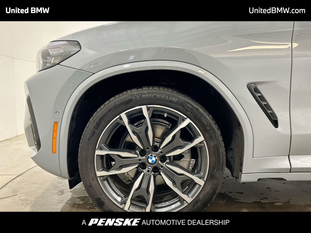 Thumbnail: 2025 BMW X4 - 10