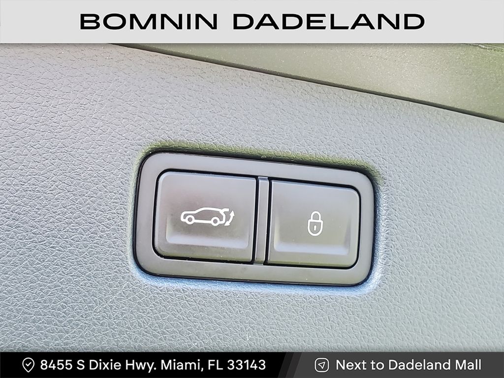 2022 Genesis GV70 2.5T Advanced photo