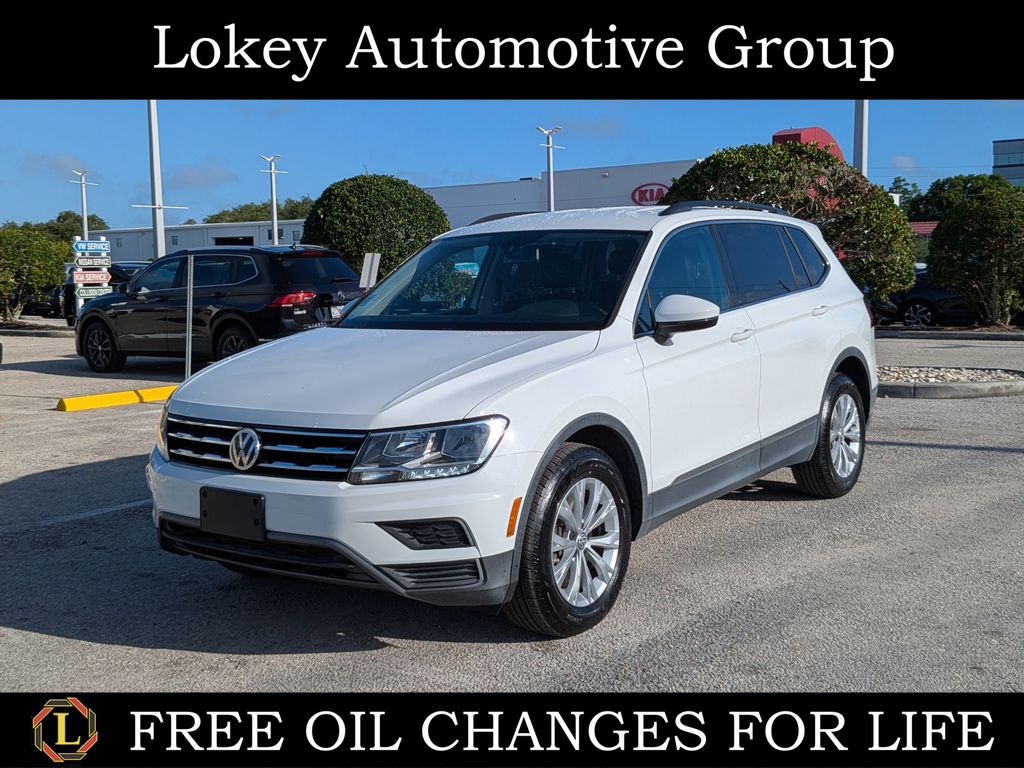 Pure White 2018 Volkswagen Tiguan SE SUV / Crossover Front-Wheel Drive 8-Speed Automatic