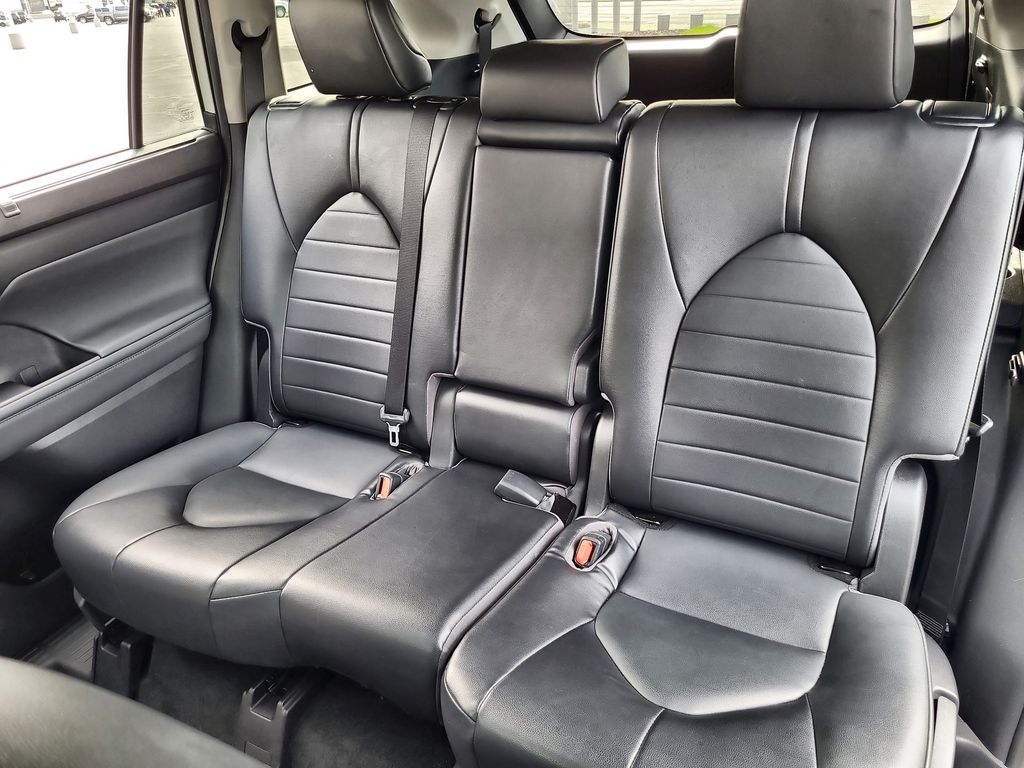 2022 Toyota Highlander XLE 21