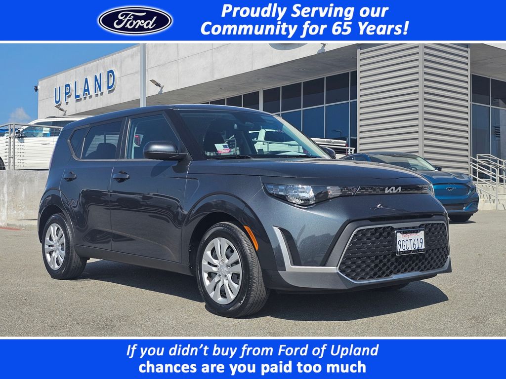 Gravity Gray 2023 Kia Soul LX FWD SUV / Crossover Front-Wheel Drive Continuously Variable Transmission