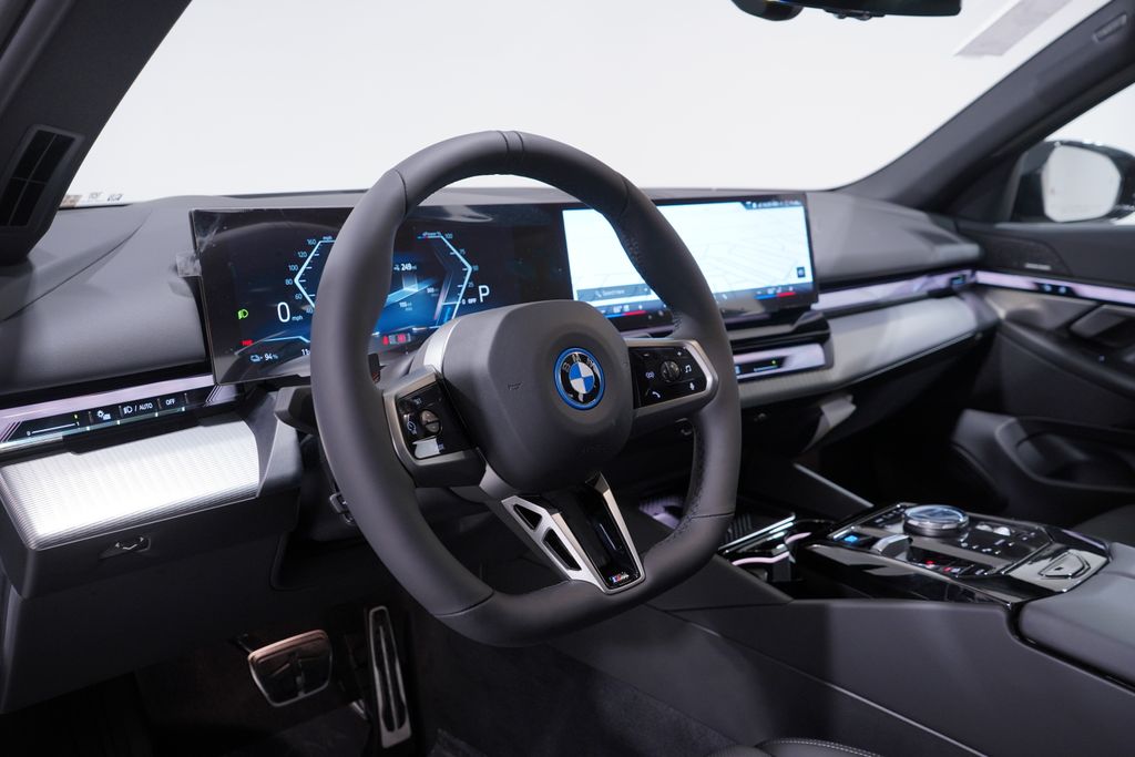 2025 BMW i5 eDrive40 6