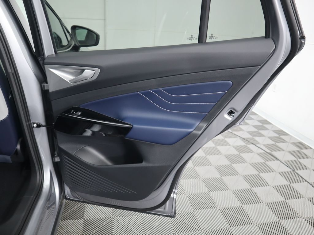 2025 Volkswagen ID.4 Pro S 27