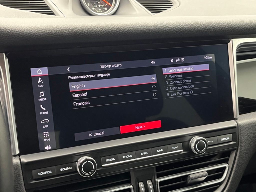 Thumbnail: 2020 Porsche Macan - 20