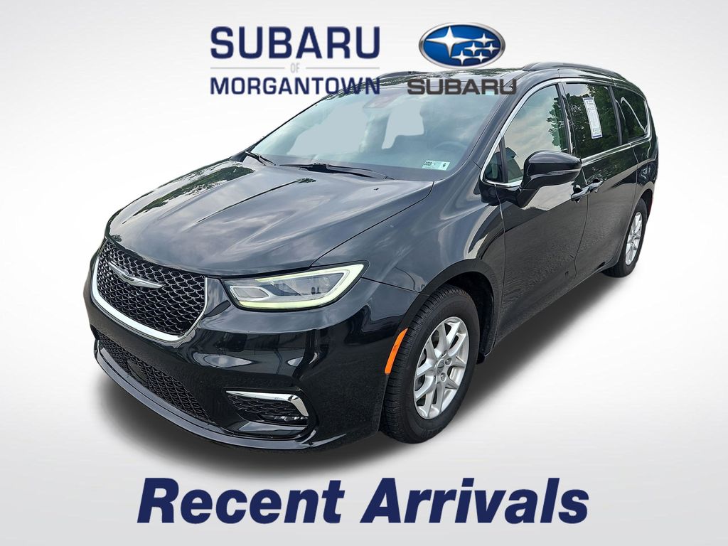 Brilliant Black Crystal Pearlcoat 2022 Chrysler Pacifica Minivan Front-Wheel Drive 9-Speed Automatic