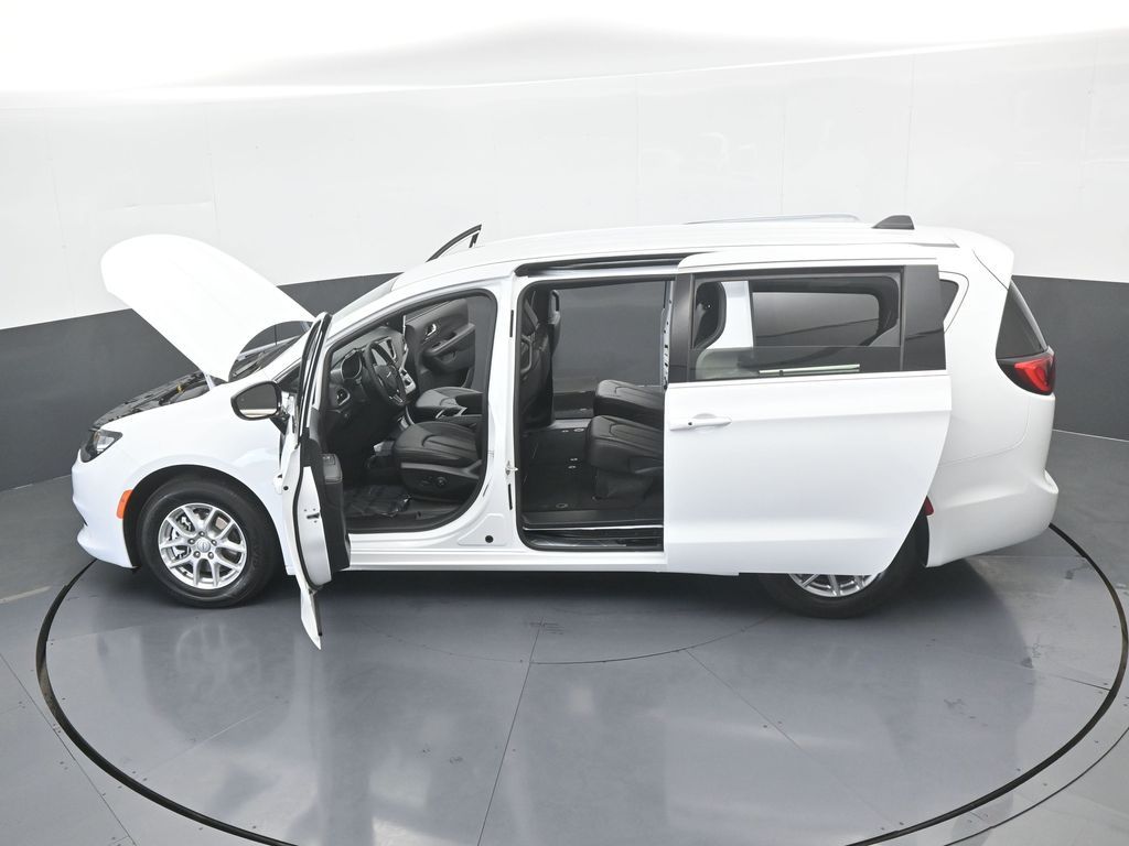 Used 2026 Bright White Clearcoat Chrysler LX image 63