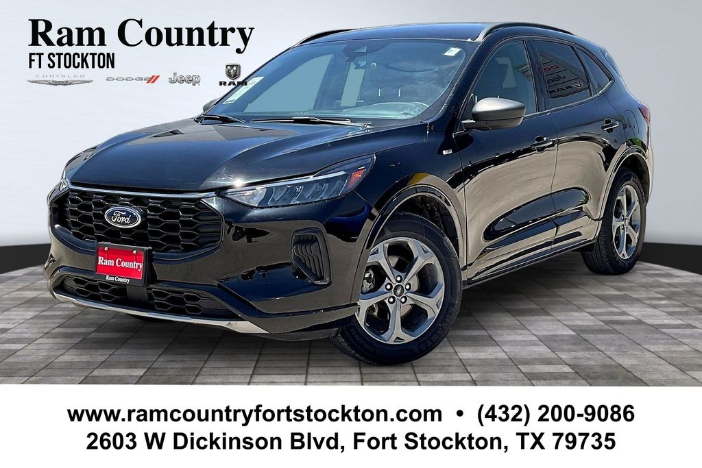  2023 Ford Escape ST-Line AWD   