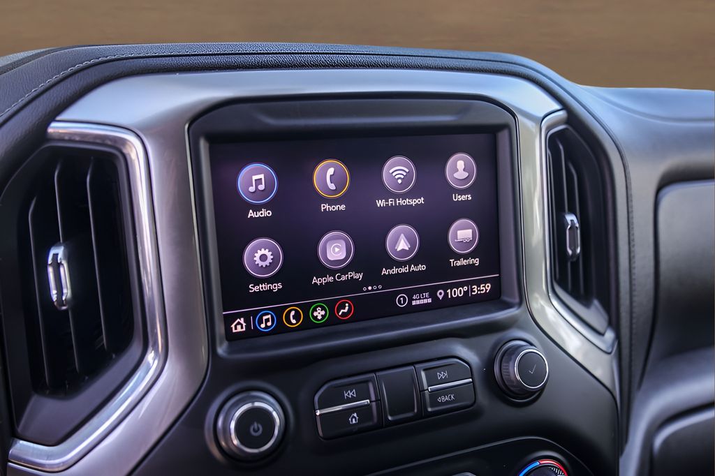Used 2020 Silver Chevrolet LT image 17