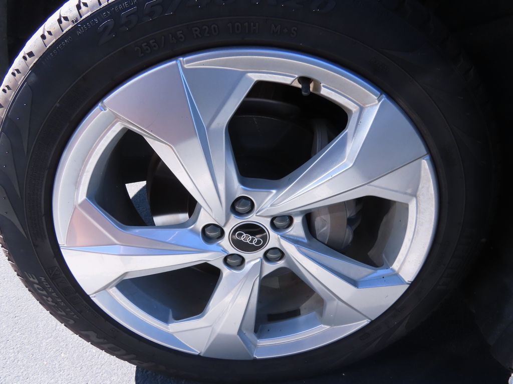 Thumbnail: 2021 Audi Q5 - 15