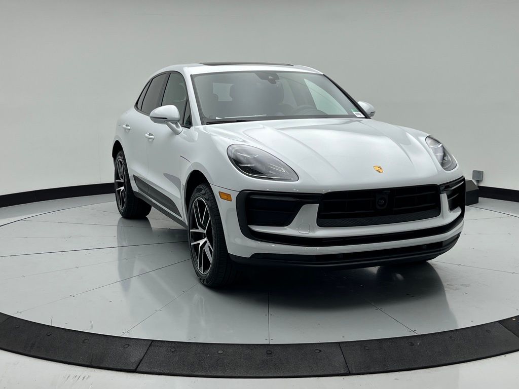 Thumbnail: 2025 Porsche Macan - 7