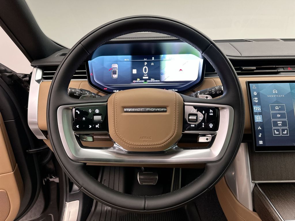 2025 Land Rover Range Rover SE 11