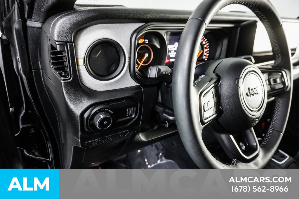 Used 2025 Black Jeep Sport S image 36