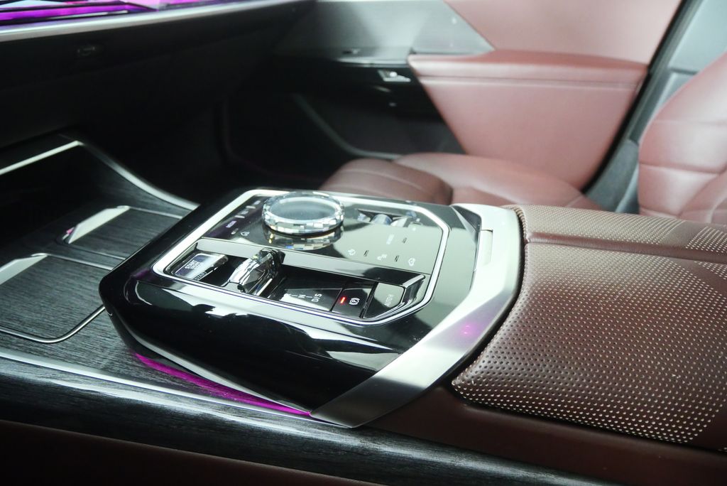 Thumbnail: 2023 BMW 7 Series - 25