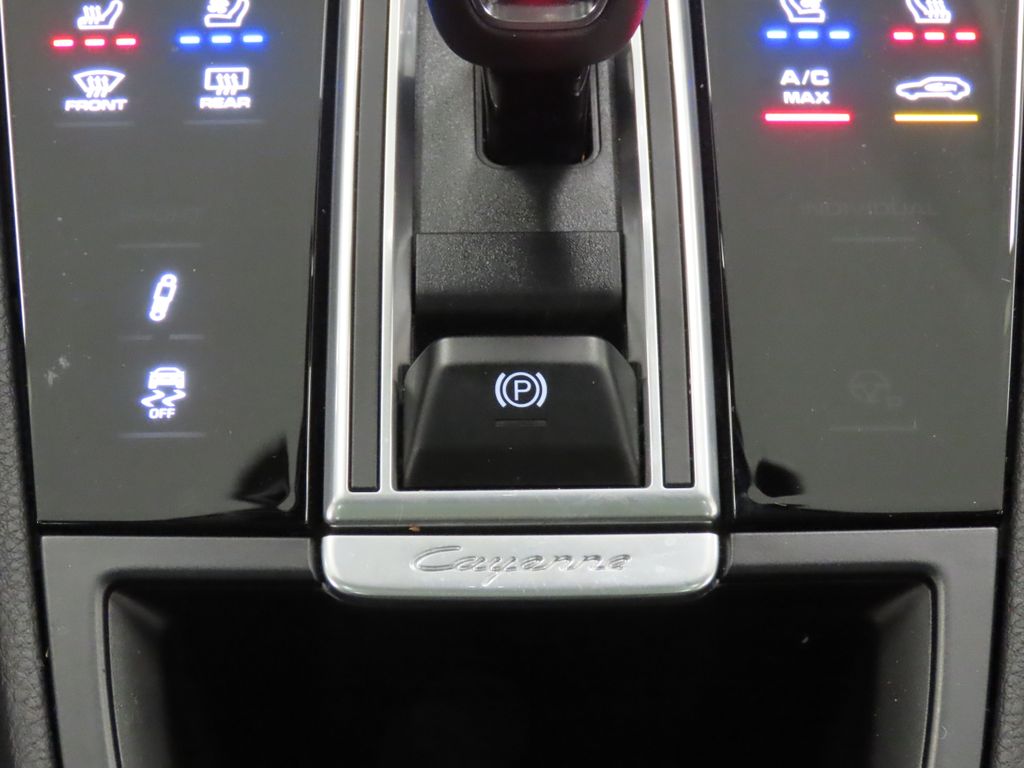 Thumbnail: 2023 Porsche  - 28